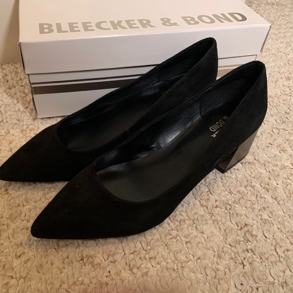 Black Suede Low Pumps